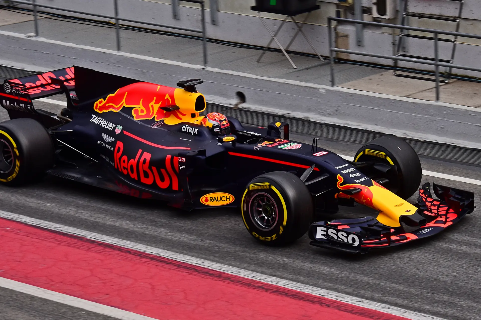 red bull rb13 verstappen barcelona test