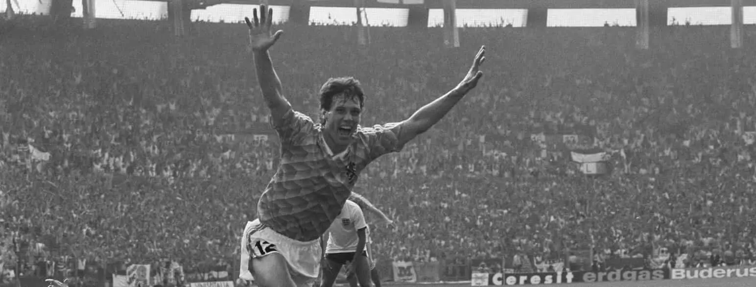 Marco van Basten versus Cristiano Ronaldo: wie was er beter?