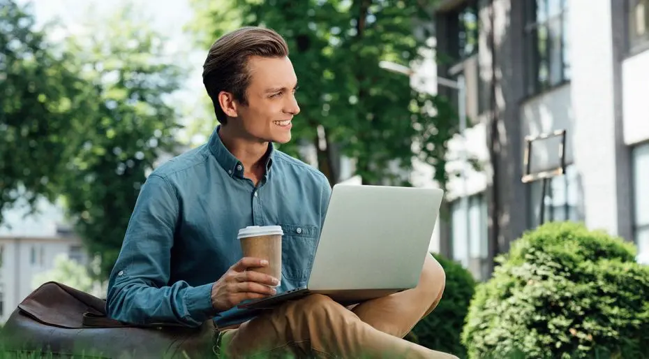 Weg met die sunshine guilt, dit zijn de positieve effecten van buiten werken