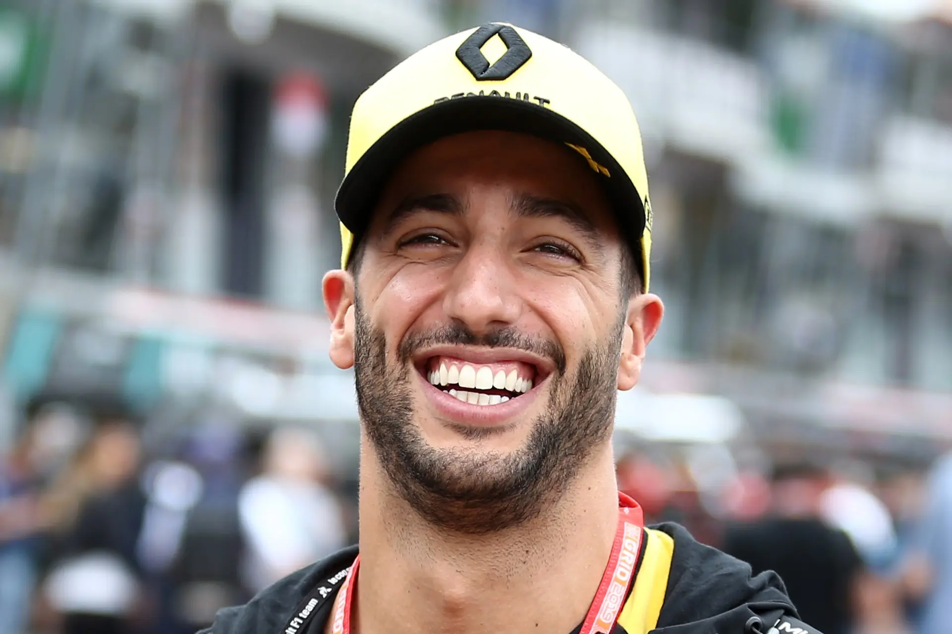 Een voorpublicatie van het boek over race-icoon Daniel Ricciardo: racen met een lach