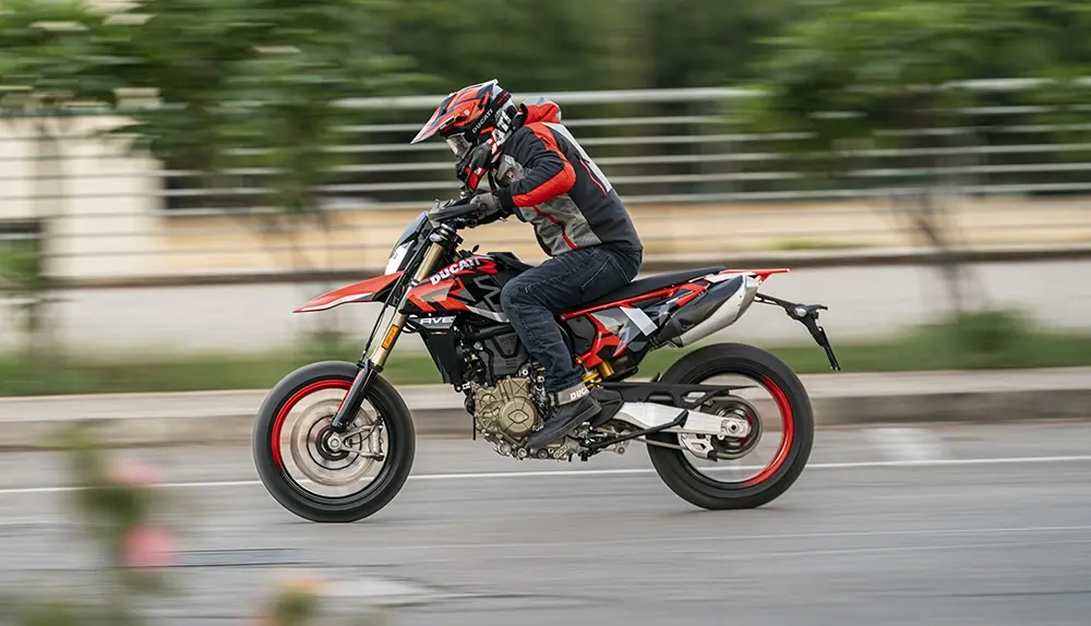 Ducati Hypermotard 698 Mono is een funbike van het hoogste niveau
