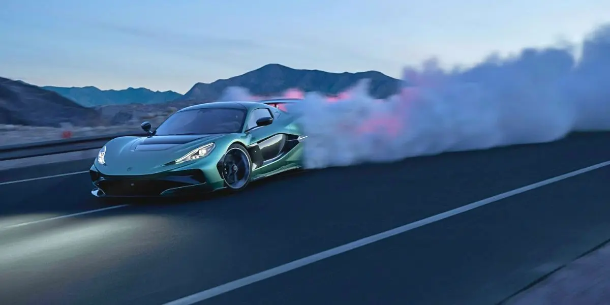Elektrische autofabrikant Rimac veegt de vloer aan met concurrentie en dropt raceversie van Nevera