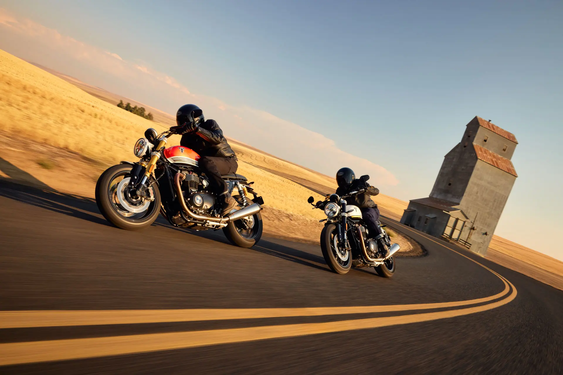 Triumph dropt een snelheidstweeling van motors: De Speed Twin 1200 en de Speed Twin 1200 RS