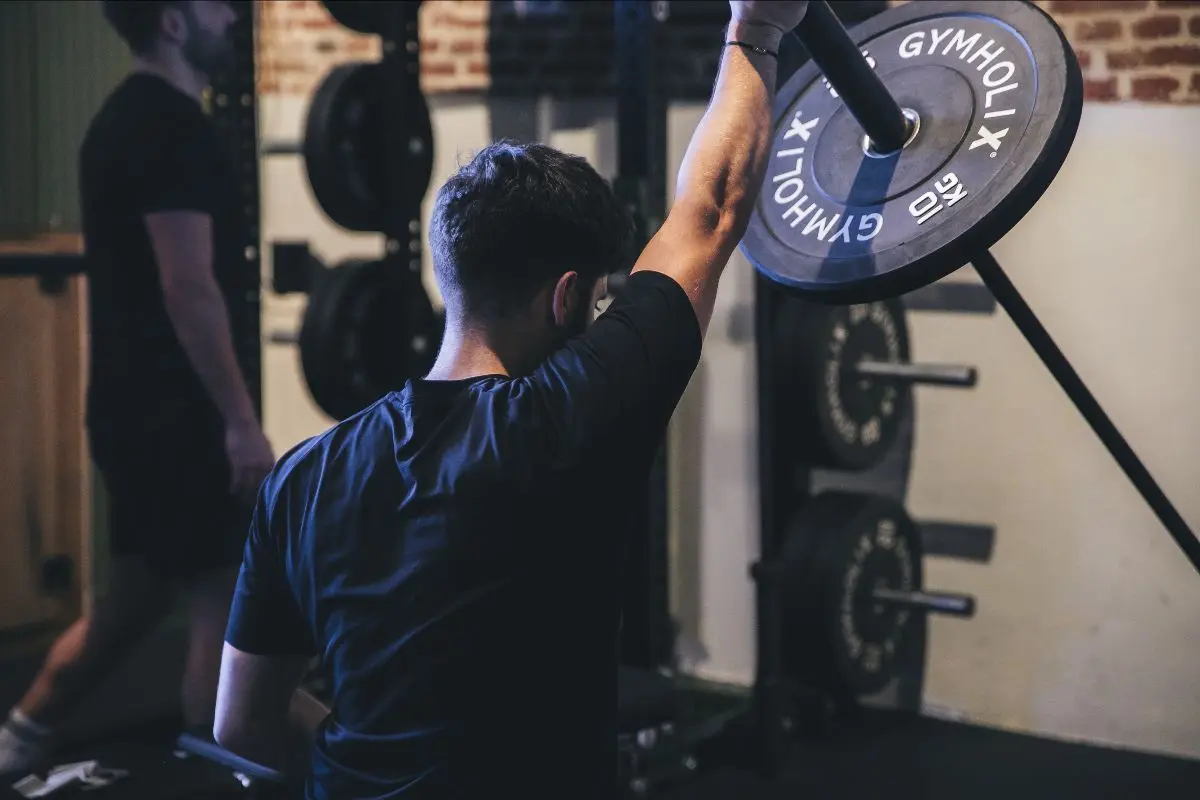 Hoe blijf je fit tijdens een drukke werkweek? 5 tips om je body én mind in shape te houden
