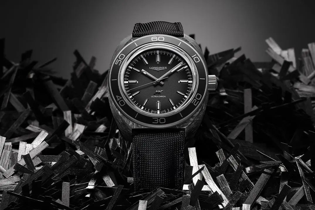 Longines dropt eerste carbon fiber horloge ooit en een remake