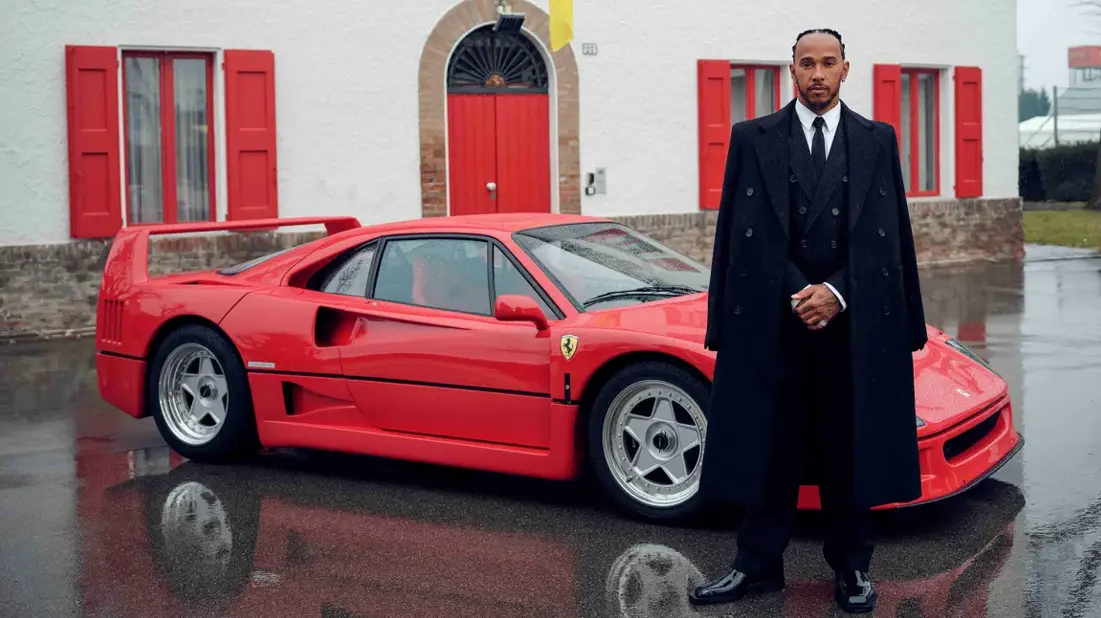 Lewis Hamilton begint nieuw tijdperk met zijn eerste dag bij Ferrari