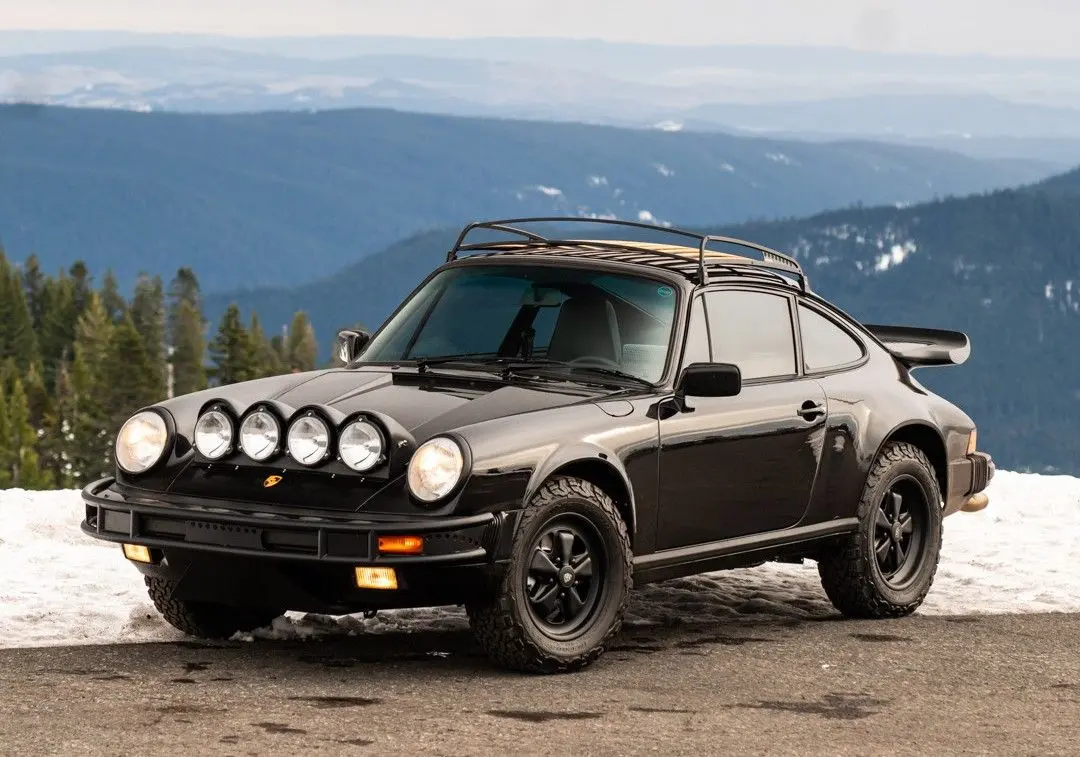 De Porsche 911 Safari uit 1986 is hersteld door Porsche Beaverton