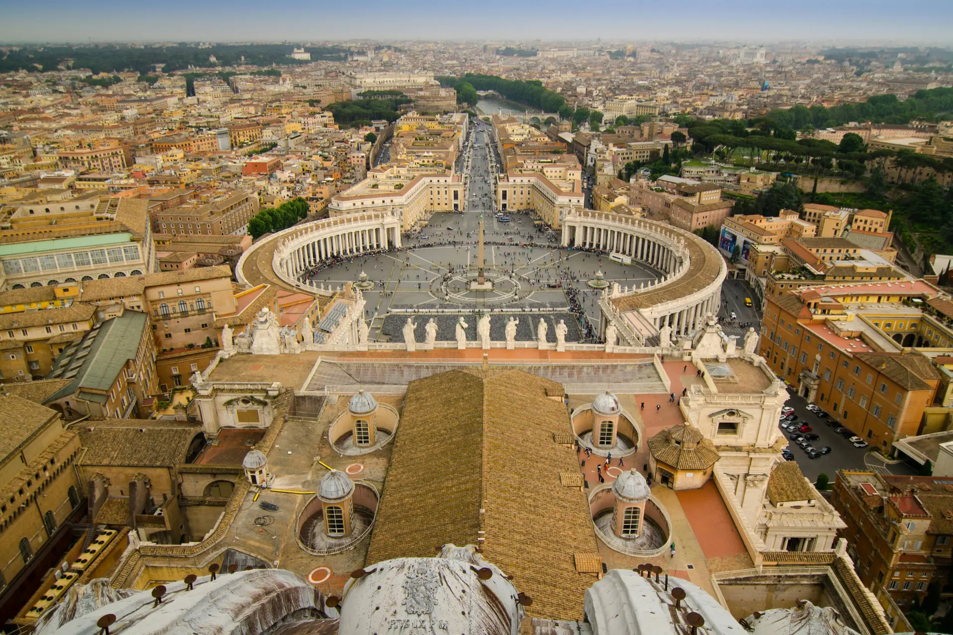 Vaticaanstad: Het kleinste land ter wereld waar de wijn rijkelijk vloeit