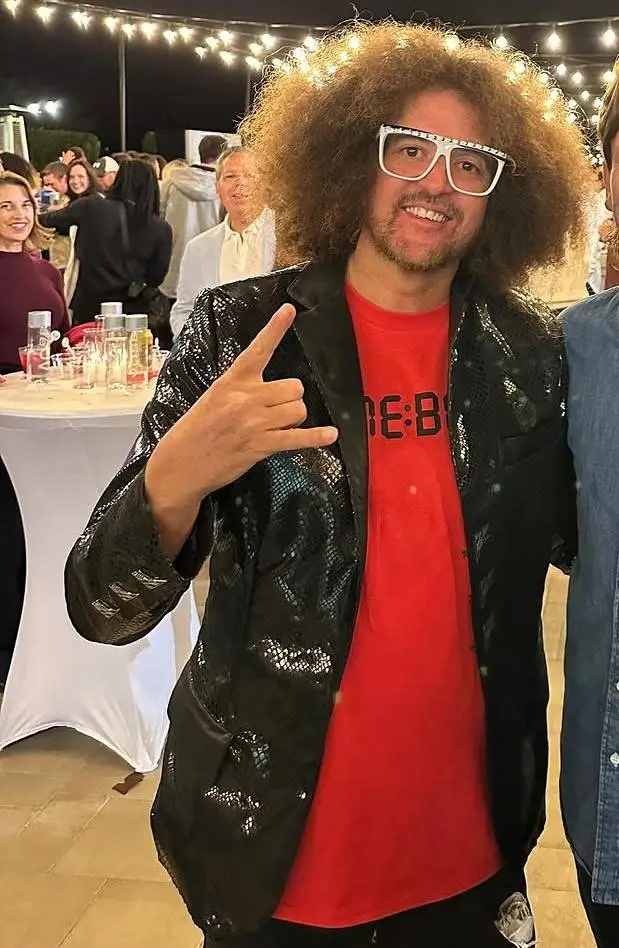 Redfoo van LMFAO maakt zijn debuut in de professionele tenniswereld