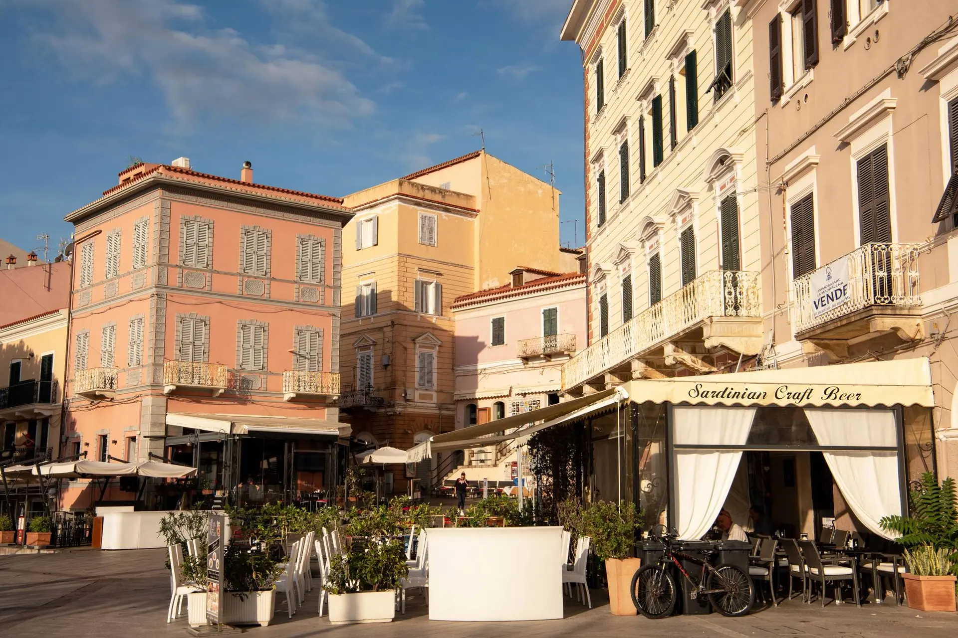 Dit Italiaanse dorpje op Sardinië biedt huizen van €1 aan als uitvlucht