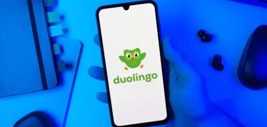 Duolingo vervangt medewerkers voor AI, maar tegen welke prijs?