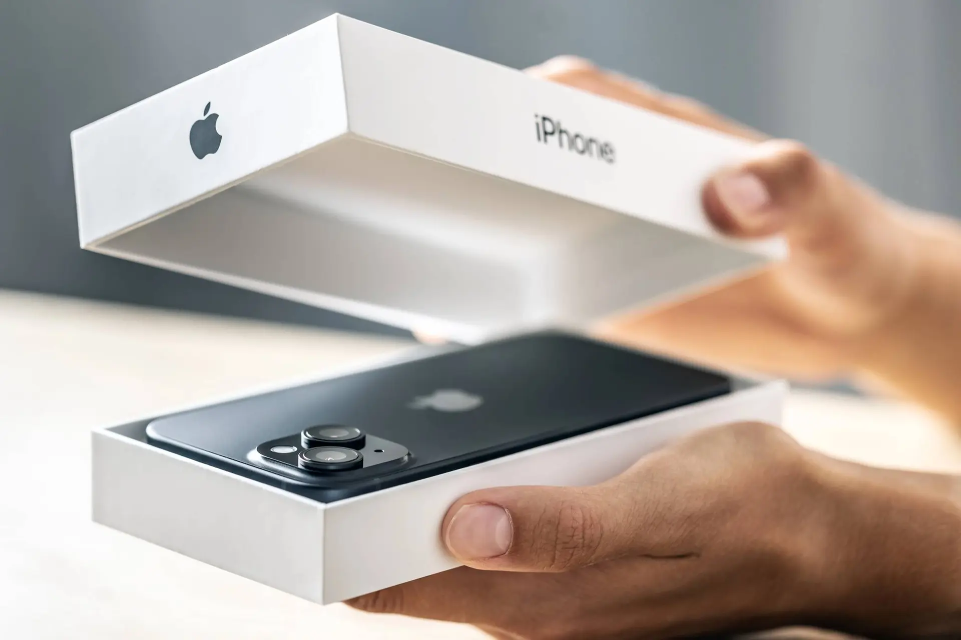 Waarom je eigenlijk nooit meer een gloednieuwe iPhone hoeft te kopen