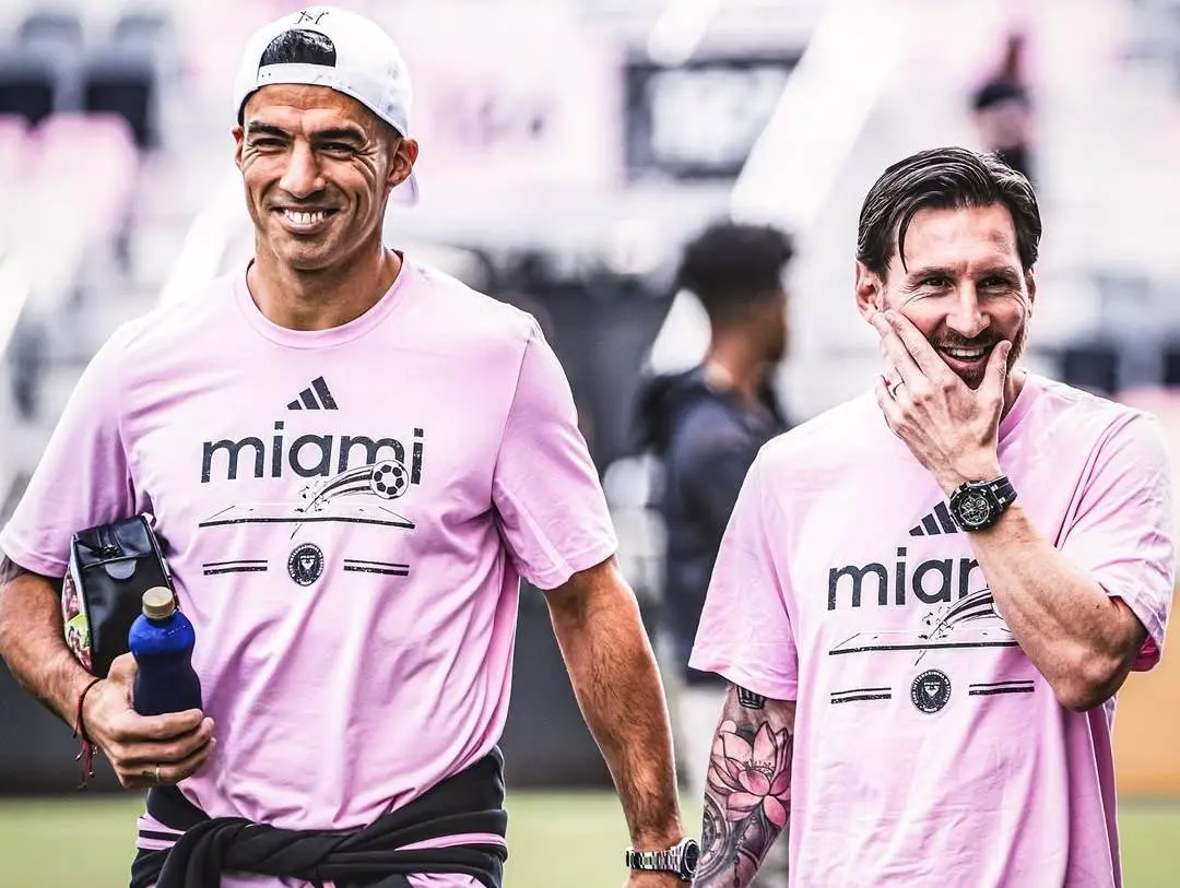 Nieuwe club van Luis Suárez krijgt hulp van z’n maatje Messi