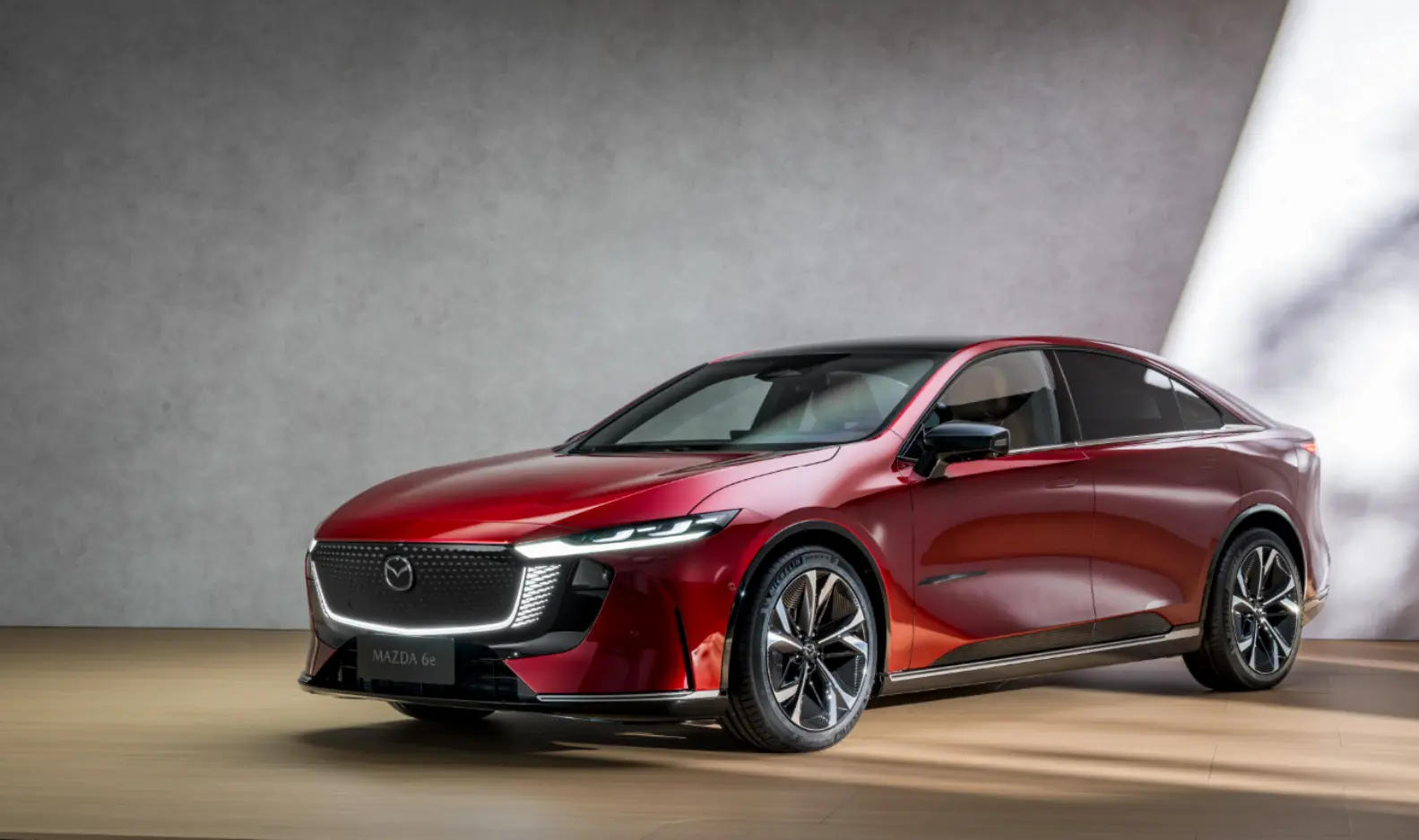 Maak deze zomer kennis met de Mazda6e, een nieuwe blik op elektrisch rijden