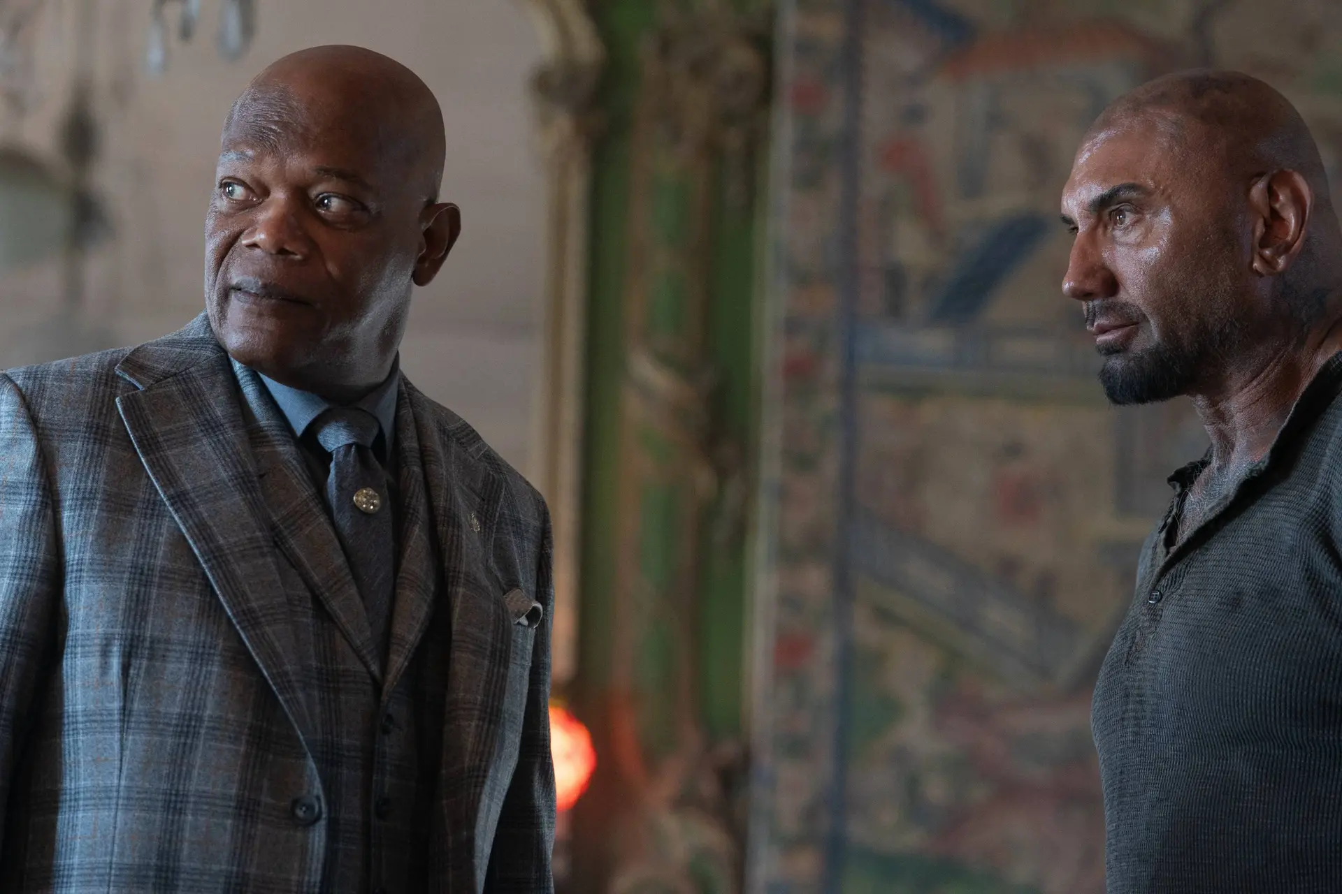 Samuel L. Jackson en Dave Bautista zijn on fire in bioscoopkraker Afterburn