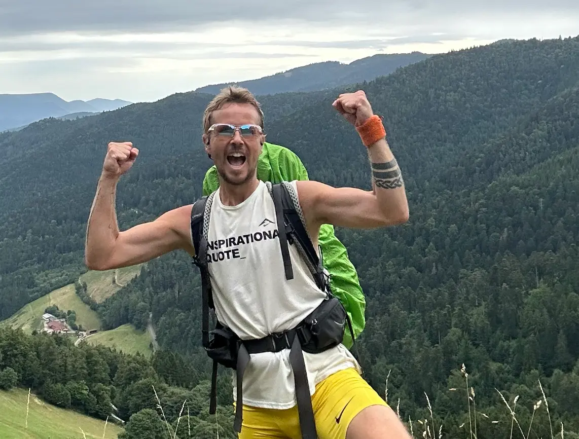 Hardlopend naar Griekenland: Jeroen van Veen loopt elke dag een marathon