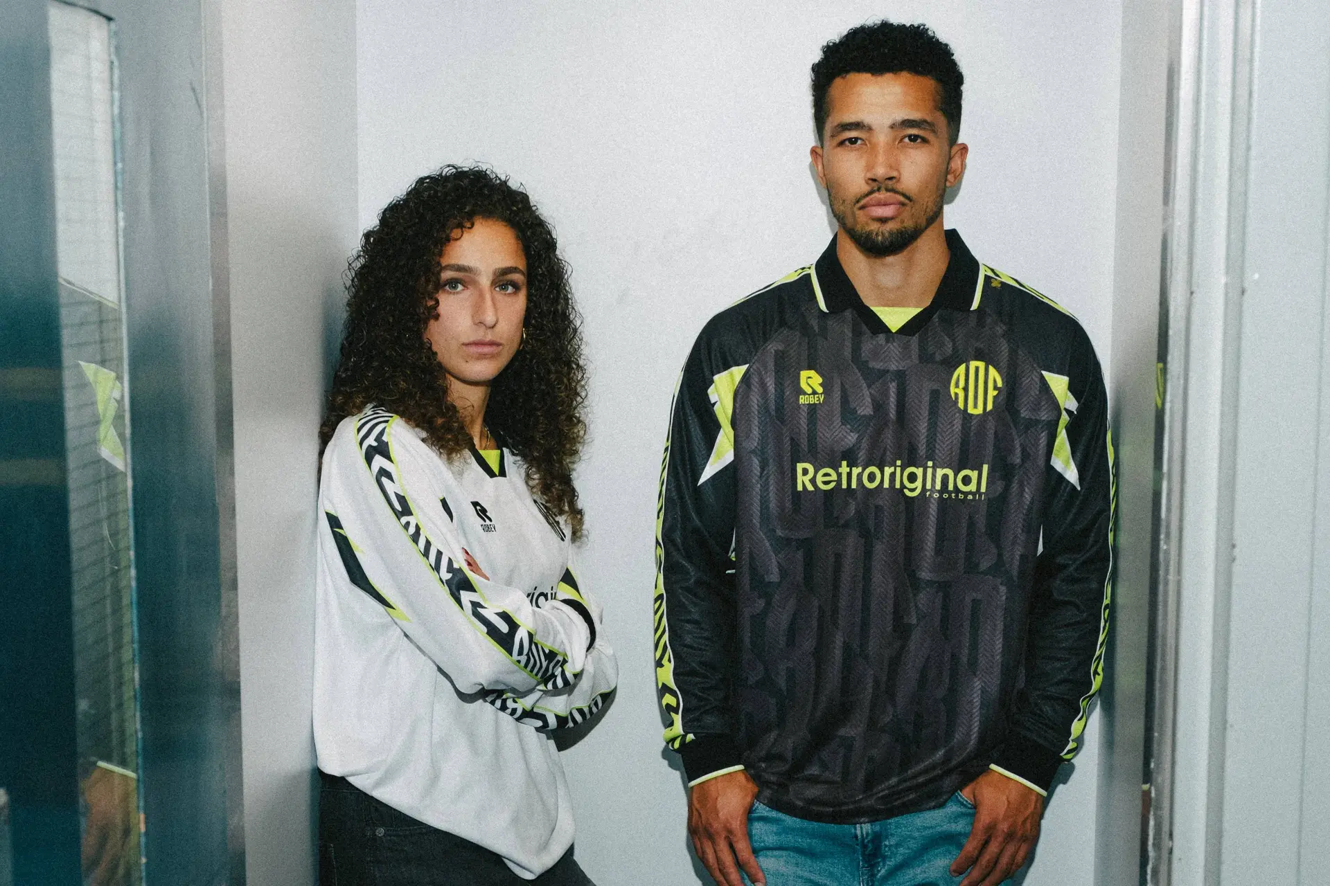 RetrOriginalFootball x Robey brengen ons terug naar de jaren '90 met nieuw shirt