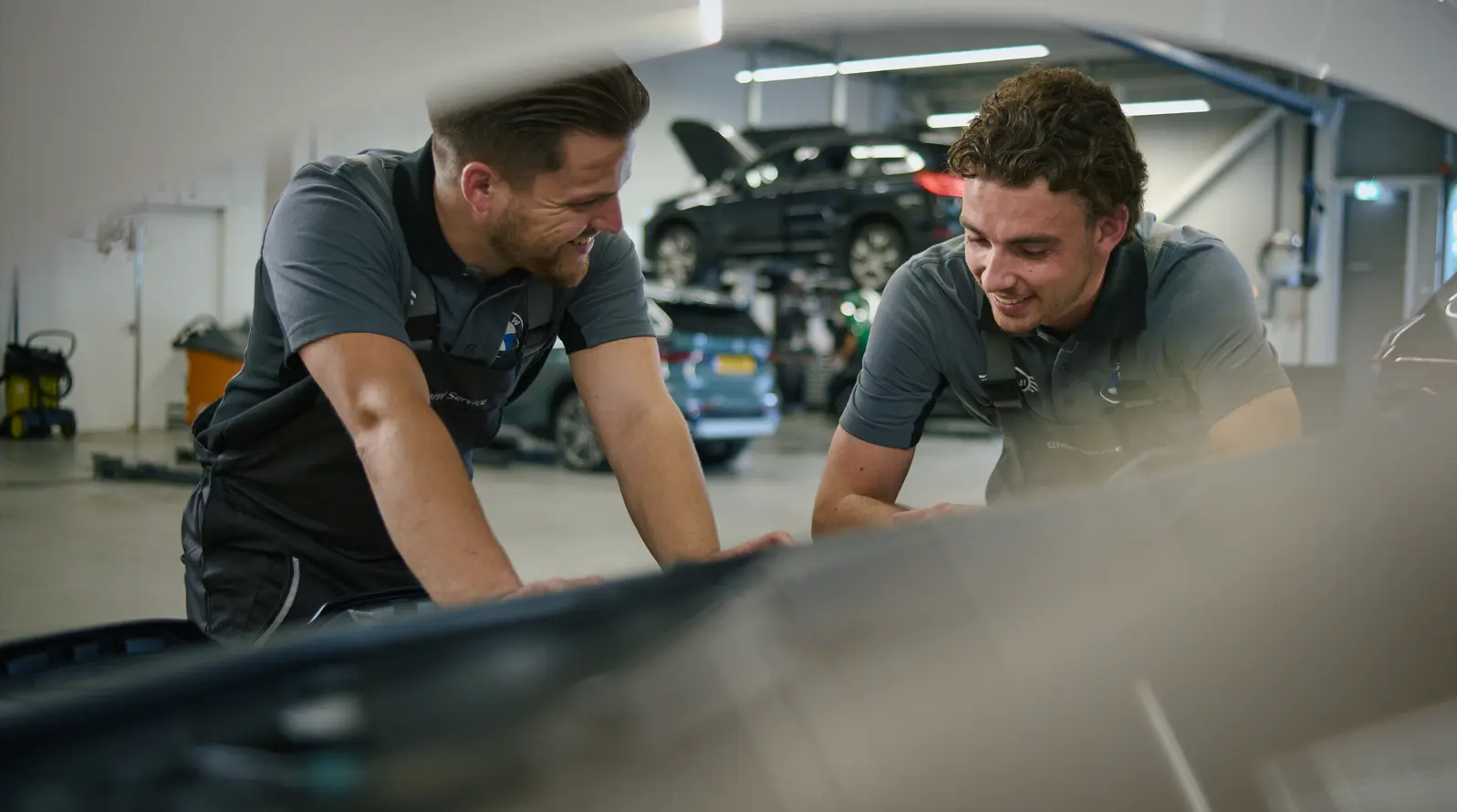 BMW skipt LinkedIn en gebruikt Reddit om monteurs te vinden