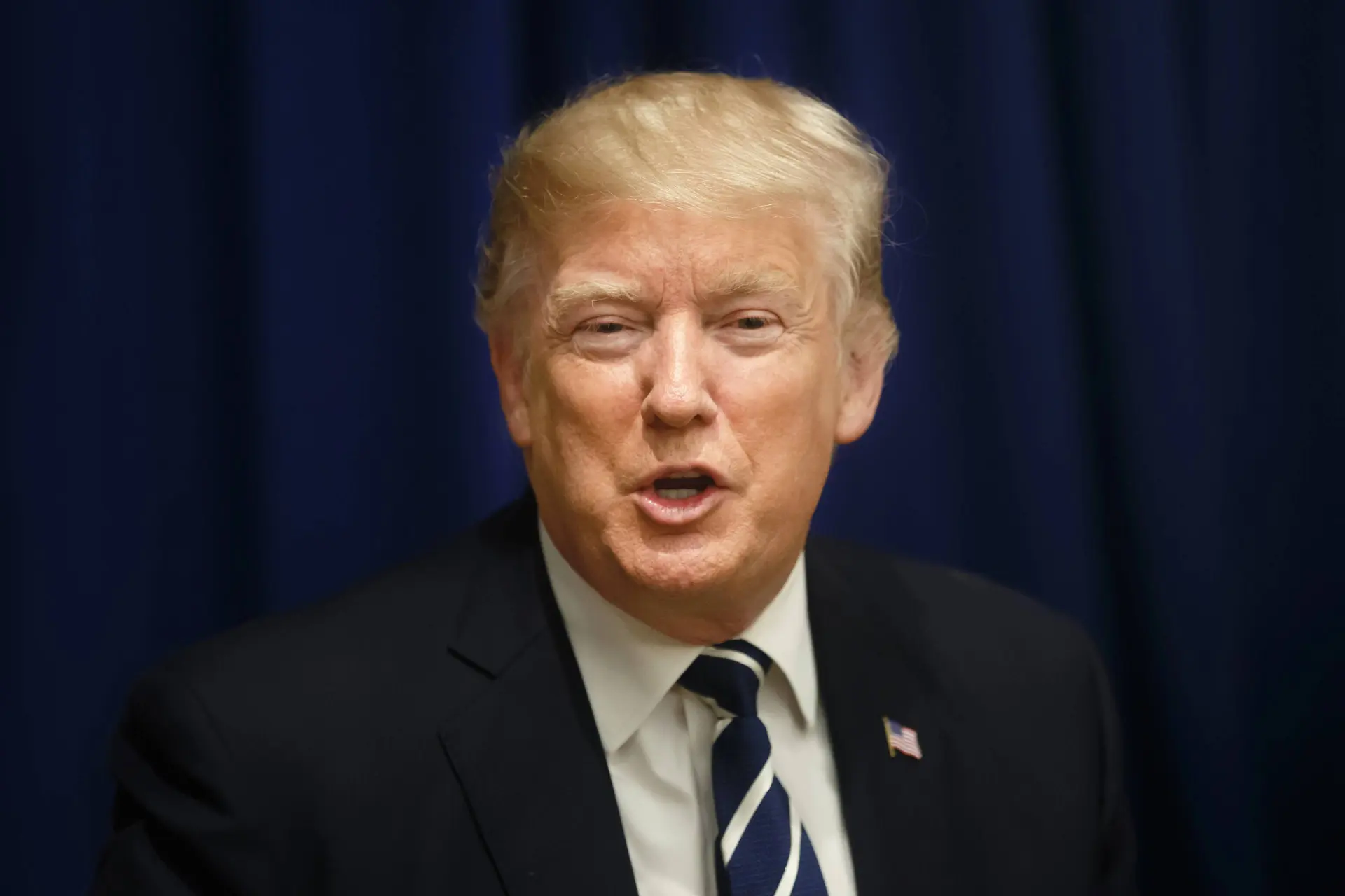 Heeft Donald Trump voormalig-president Bill Clinton oraal bevredigd?