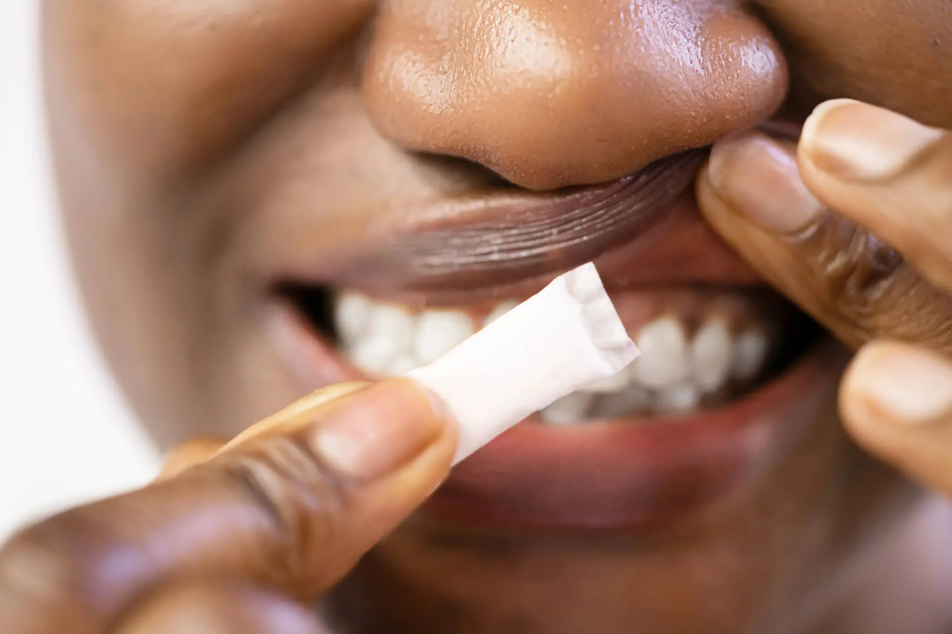 Expert legt uit waarom snus geen goed alternatief is voor roken