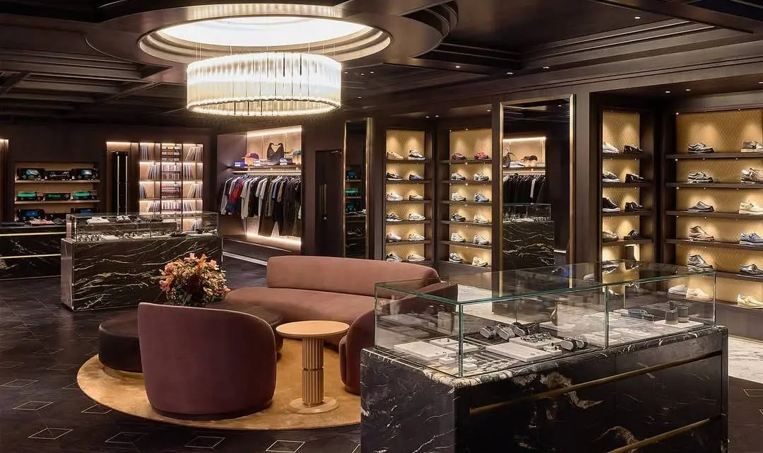 Kith strijkt neer in Londen met elegante flagshipstore