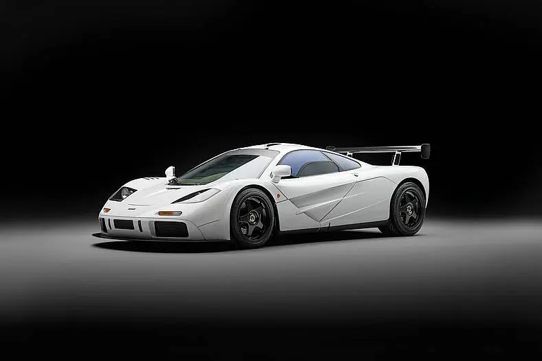 Deze McLaren supercar gesigneerd door legendes moet meer dan €20 miljoen opleveren