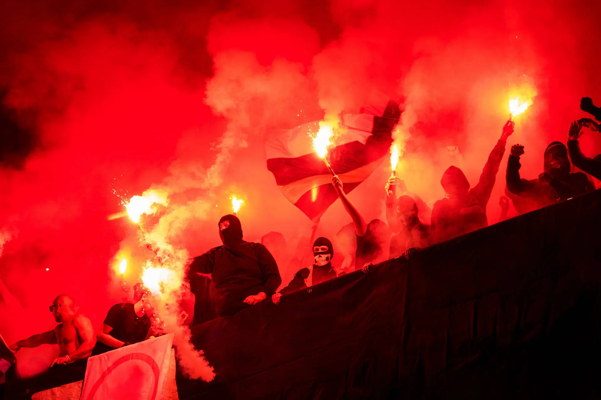 Dit is waarom Ajax-hooligans de wedstrijd tegen Groningen wilde staken