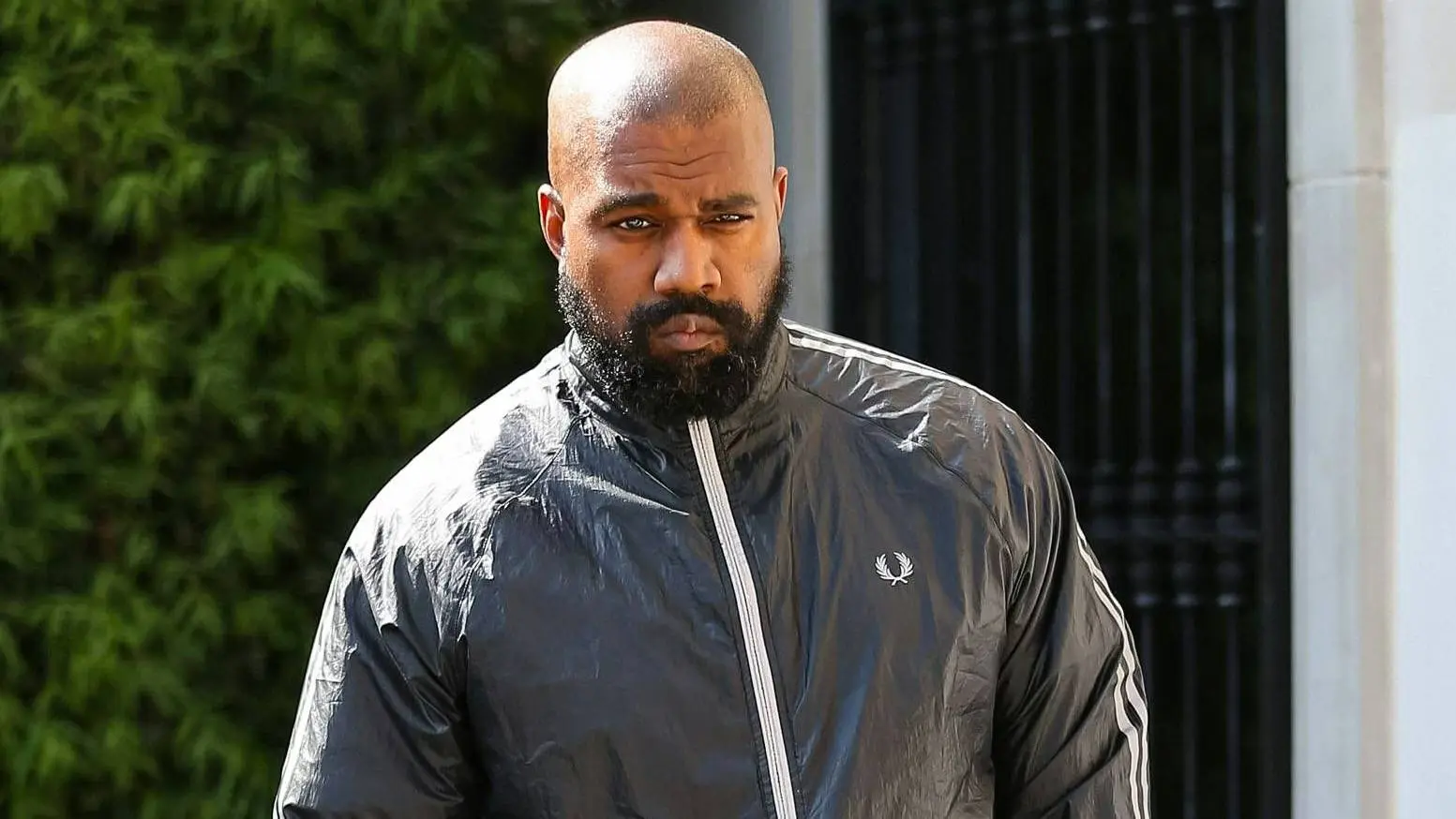 Kanye West biedt excuses aan in brief: ''Ik ben geen nazi''