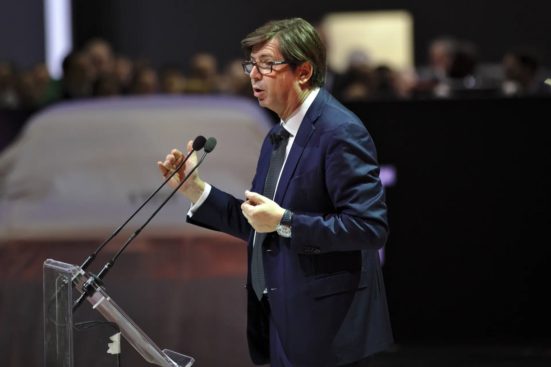 Om deze reden wil de Fiat-CEO auto’s begrenzen op 118 km/u