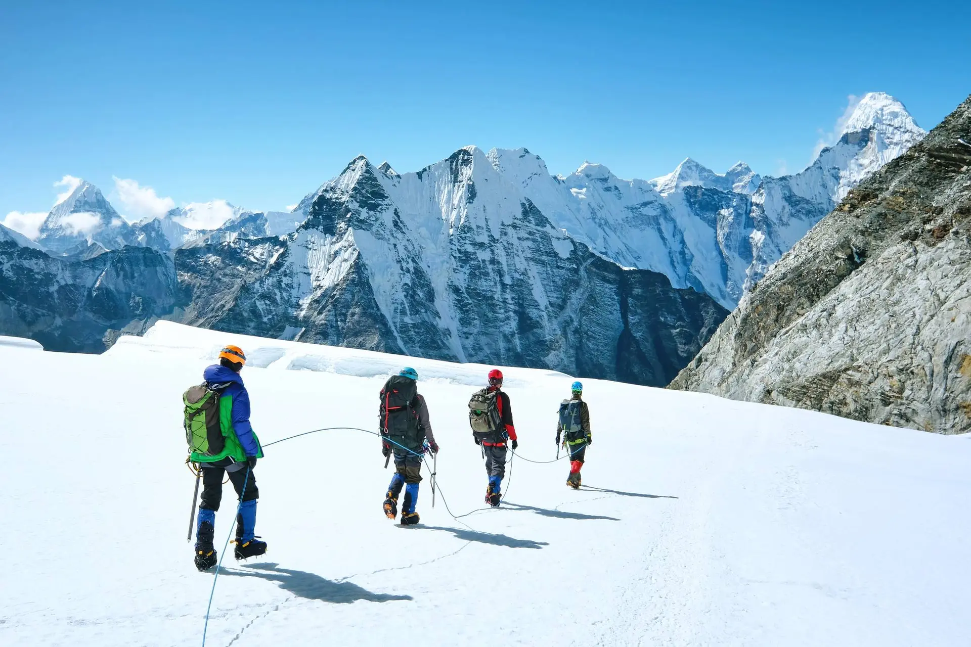 De Mount Everest beklimmen wordt een dure grap door nieuwe regels in Nepal