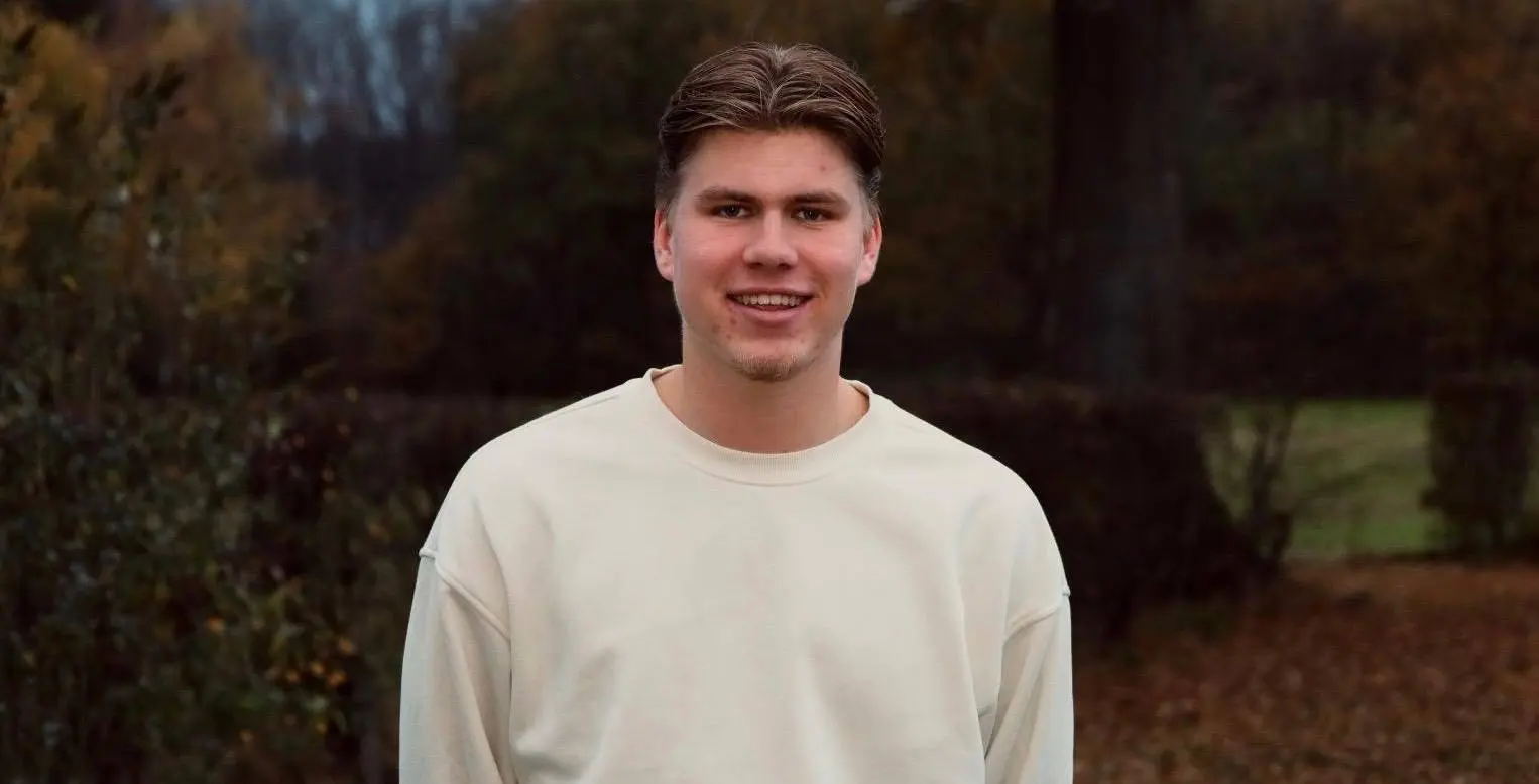 Floris (21) raakte verslaafd aan gokken: ‘Ik speelde altijd all-in en verloor duizenden euro's"