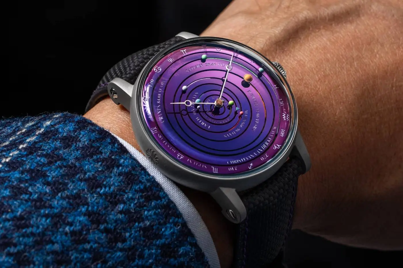 Nederlands horlogemerk Christiaan van der Klaauw bouwt horloge dat ons hele zonnestelsel laat zien