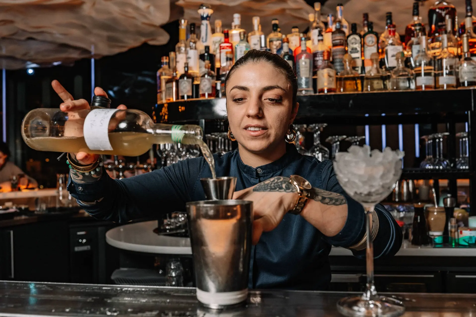 23 cocktailbars in Amsterdam waar jij een keer moet aanschuiven