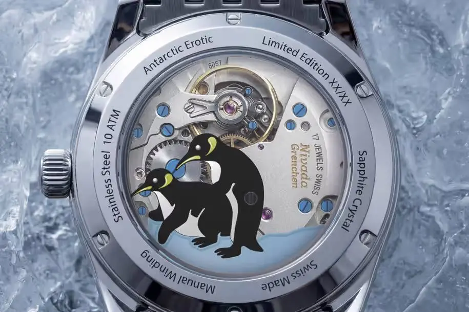 Dit nieuwe horloge van Nivada Grenchen verbergt een ondeugend detail op de achterzijde