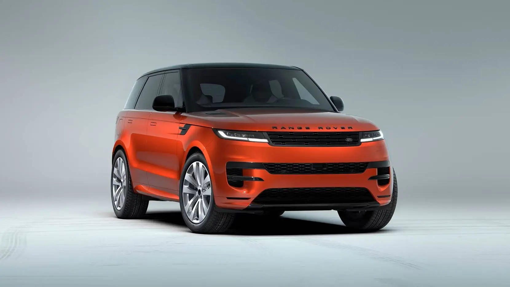 Range Rover Sport blaast twintig kaarsjes uit en viert dat met een jubileumversie