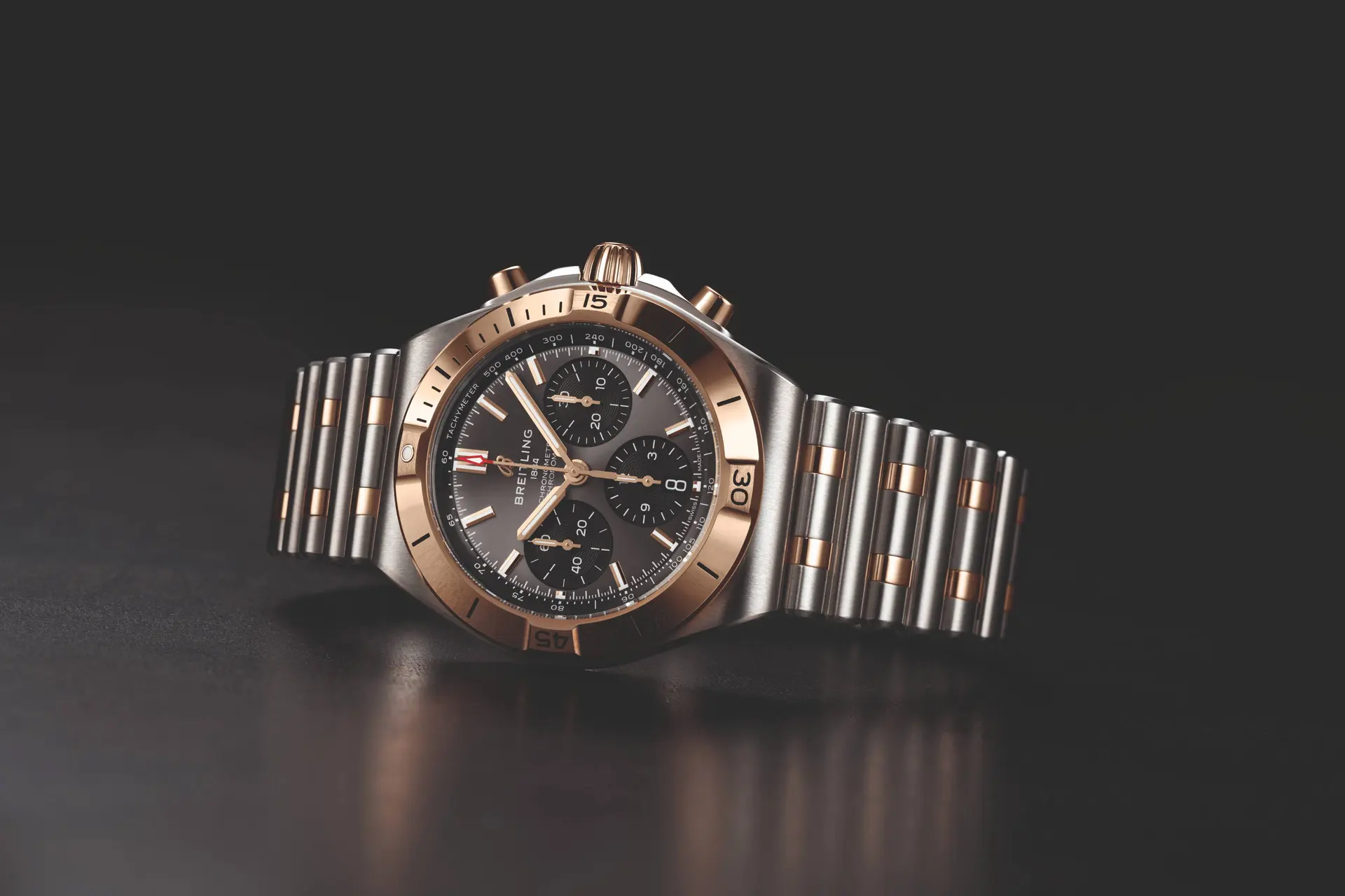 04_Chronomat B01 42_UB0158101B1U1_RGB