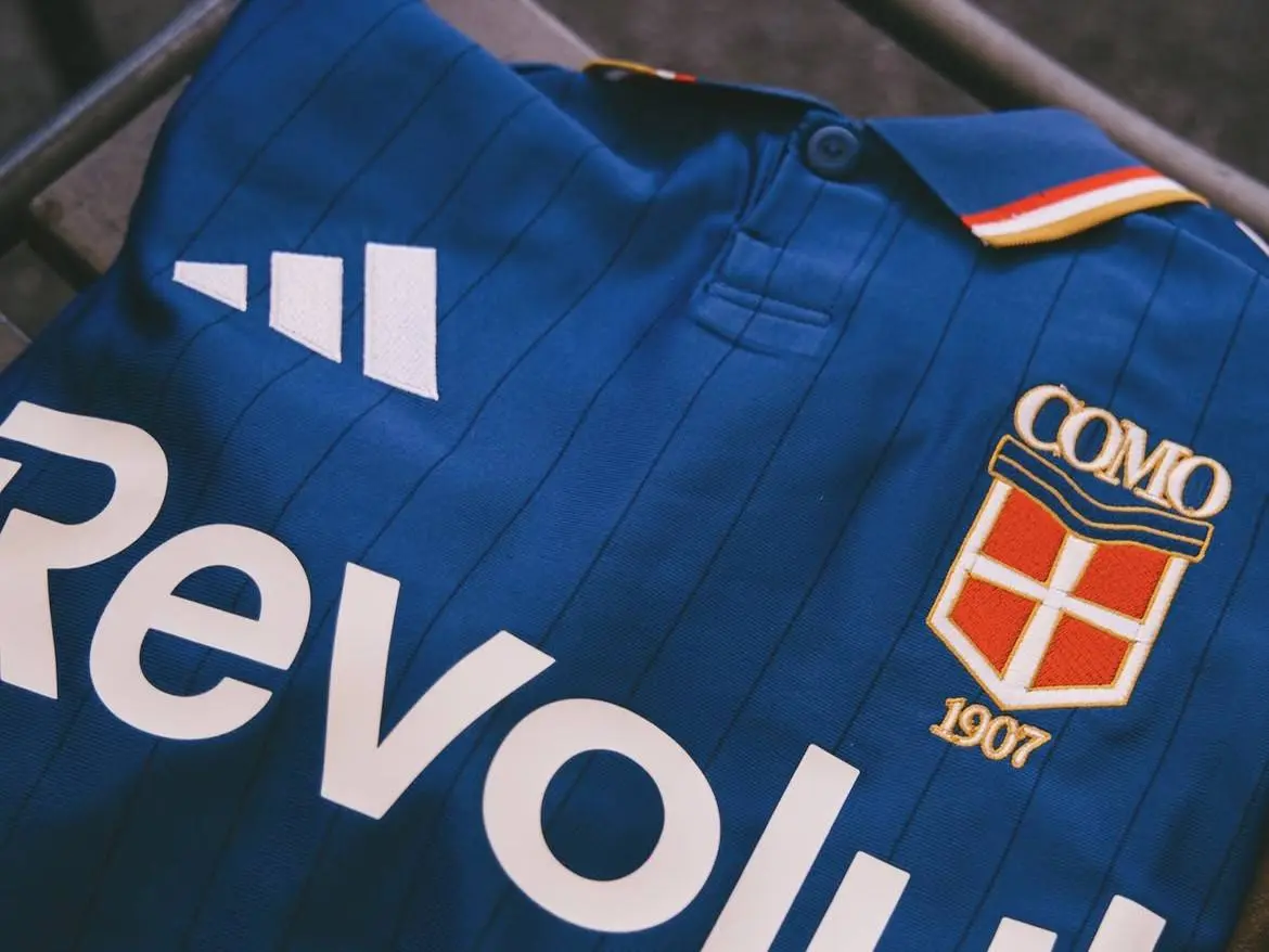 Como 1907 just unveiled their new adidas 2026-27 home jersey in the most beautiful way.The club