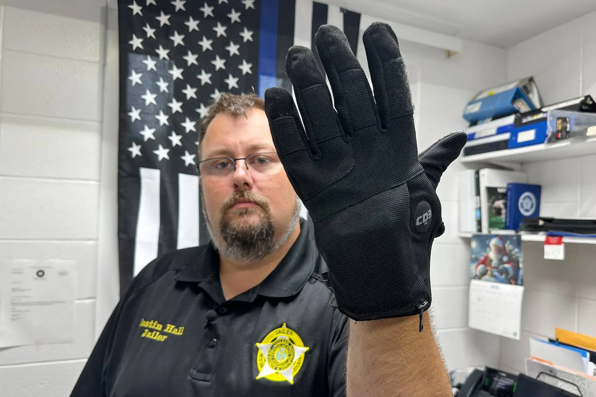 de-stroomhandschoenen-worden-in-de-verenigde-staten-al-gebruikt-in-bepaalde-gevangenissen