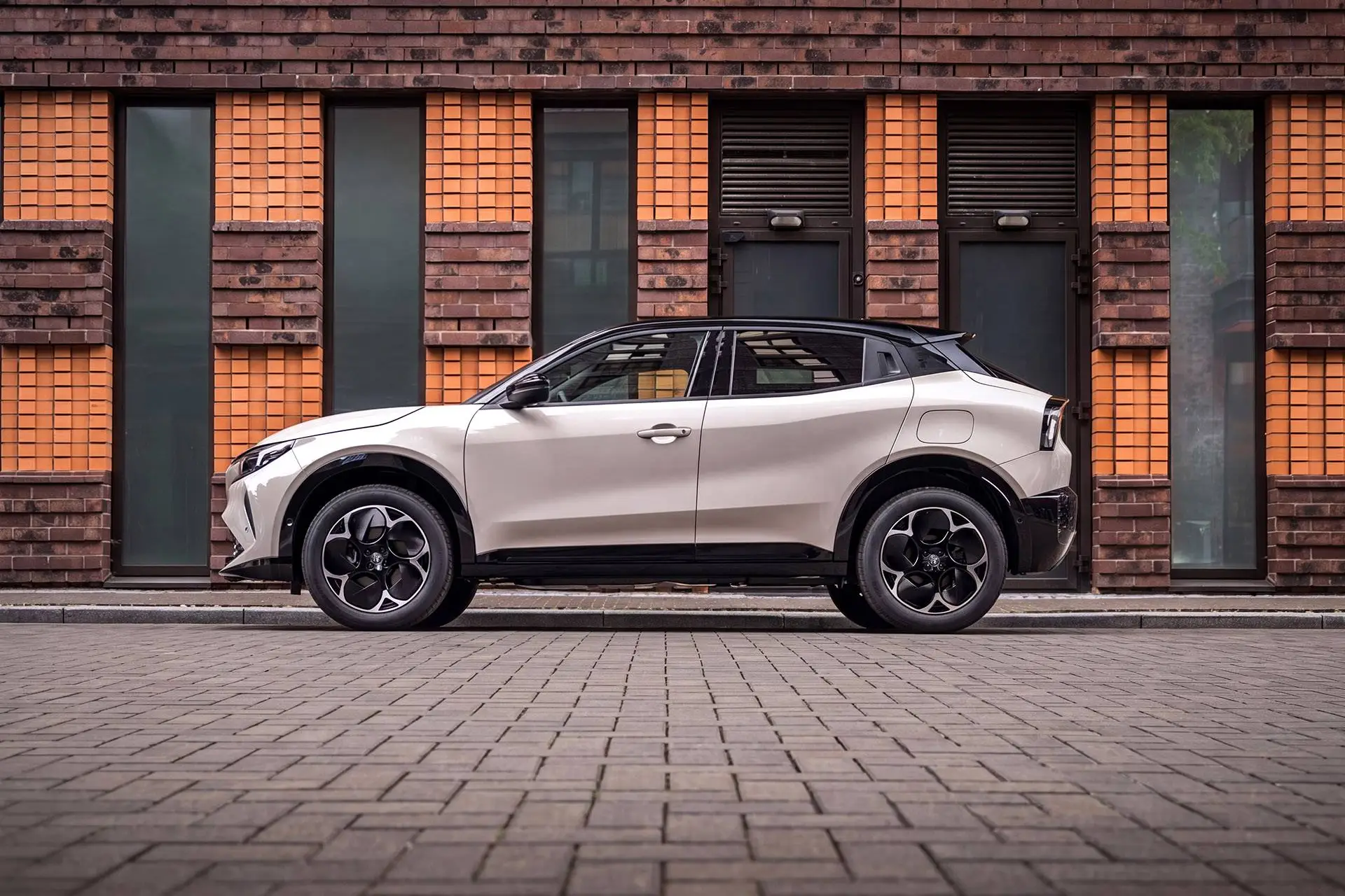 01-smart-casual-alfa-romeo-introduceert-de-nieuwe-junior-sprint