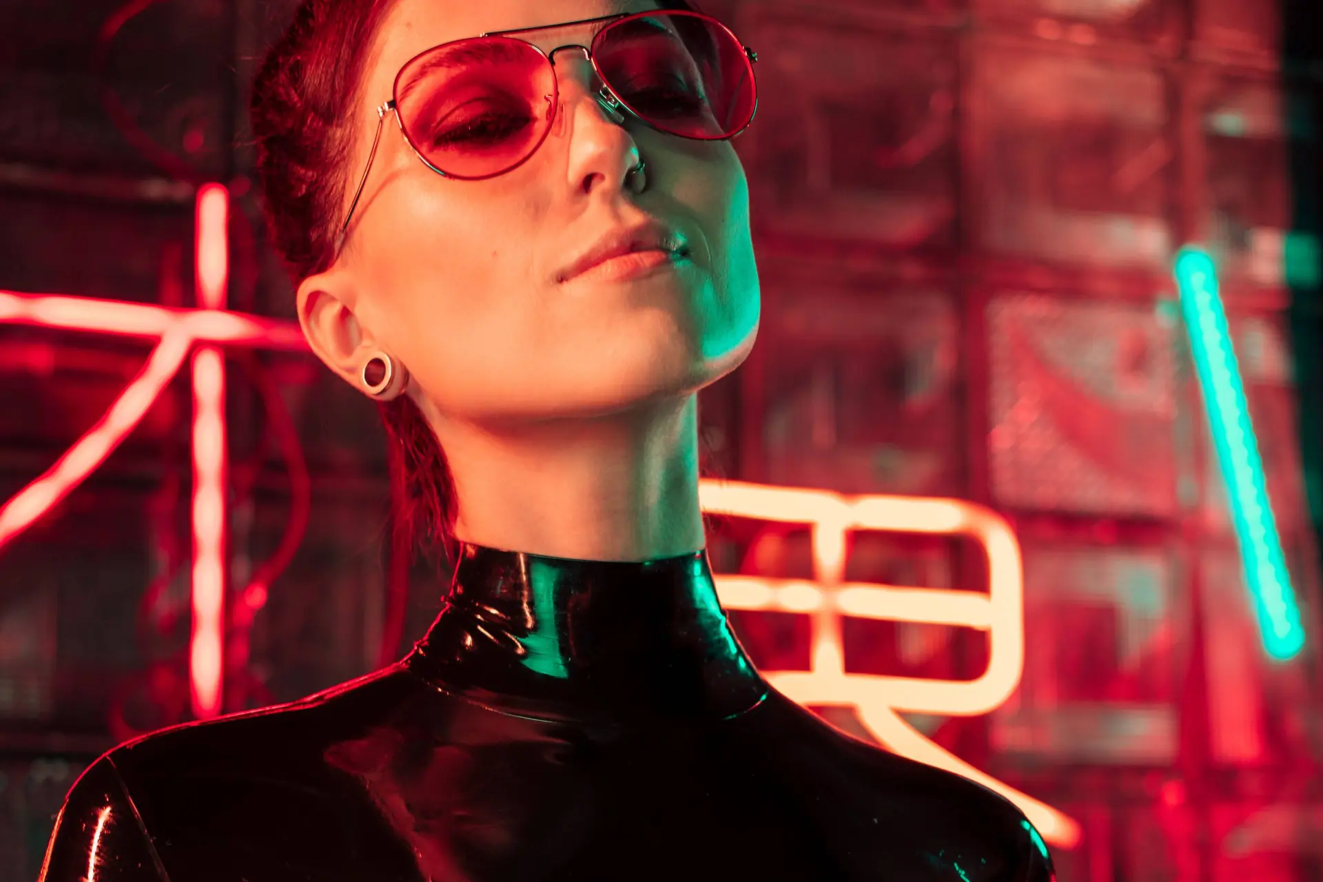 Hoe je latex lingerie stijlvol combineert voor een moderne look