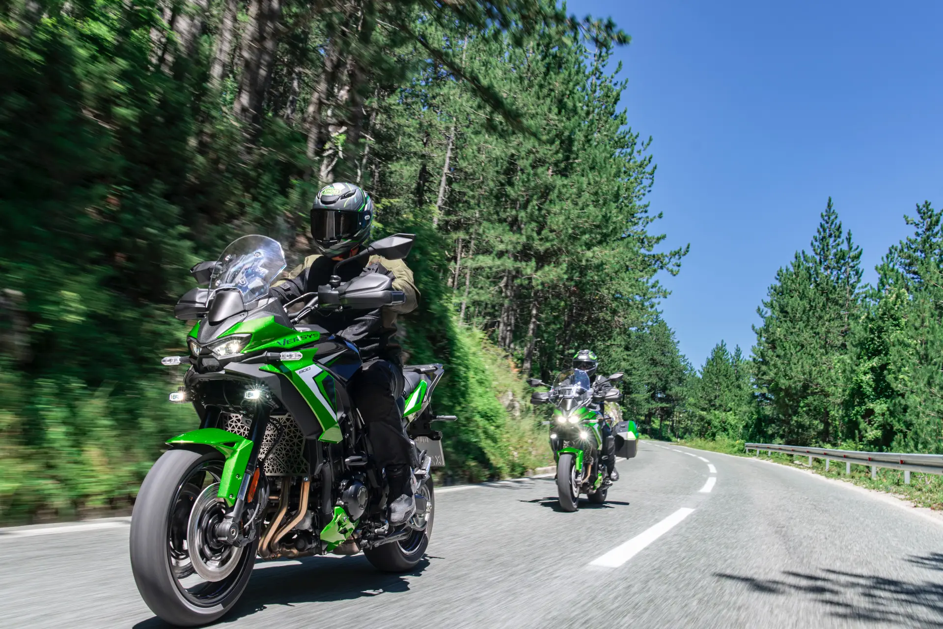 2027 Versys 900 SE (3)