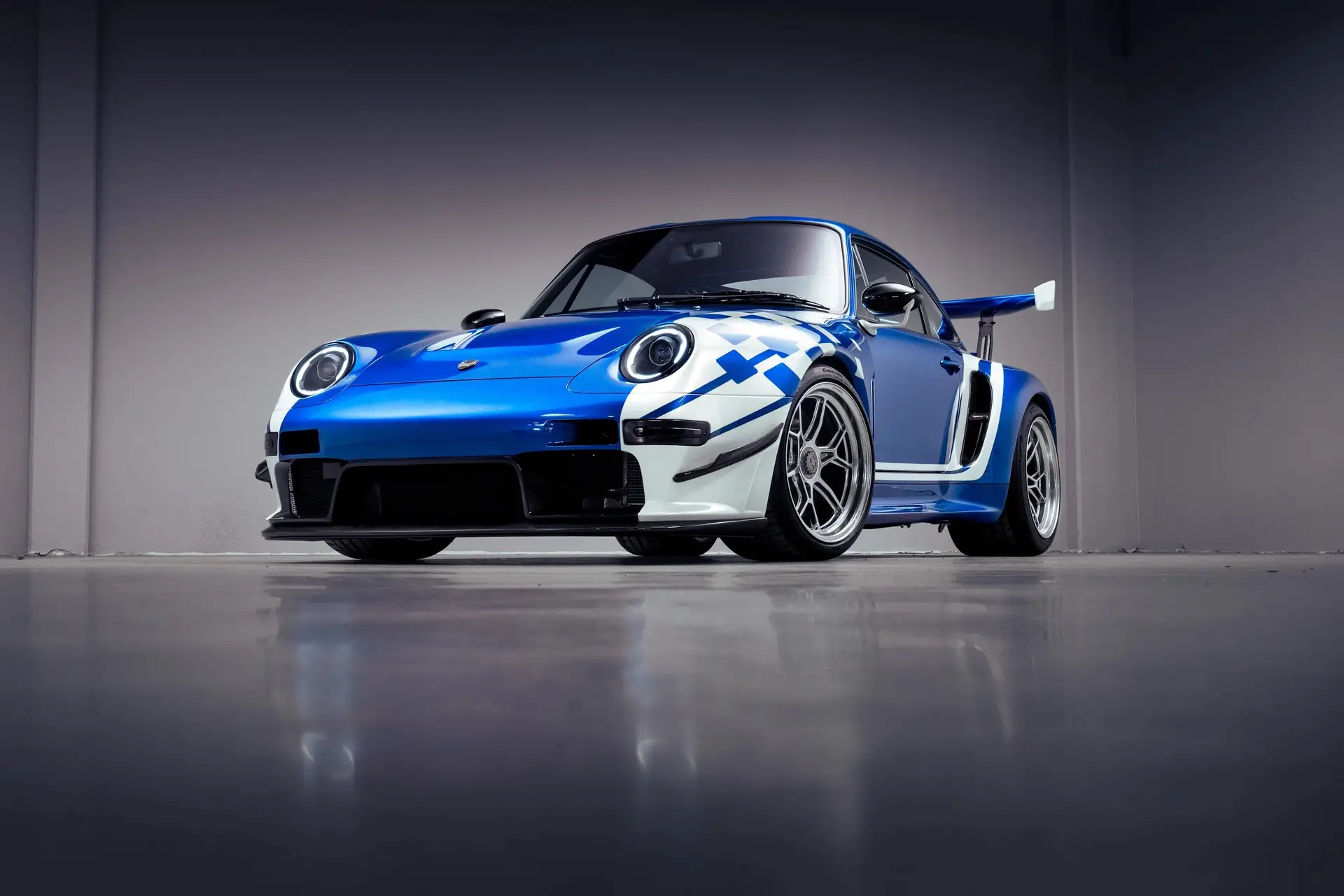 Guntherwerks_Turbo_Brundle_Edition_01-2560w