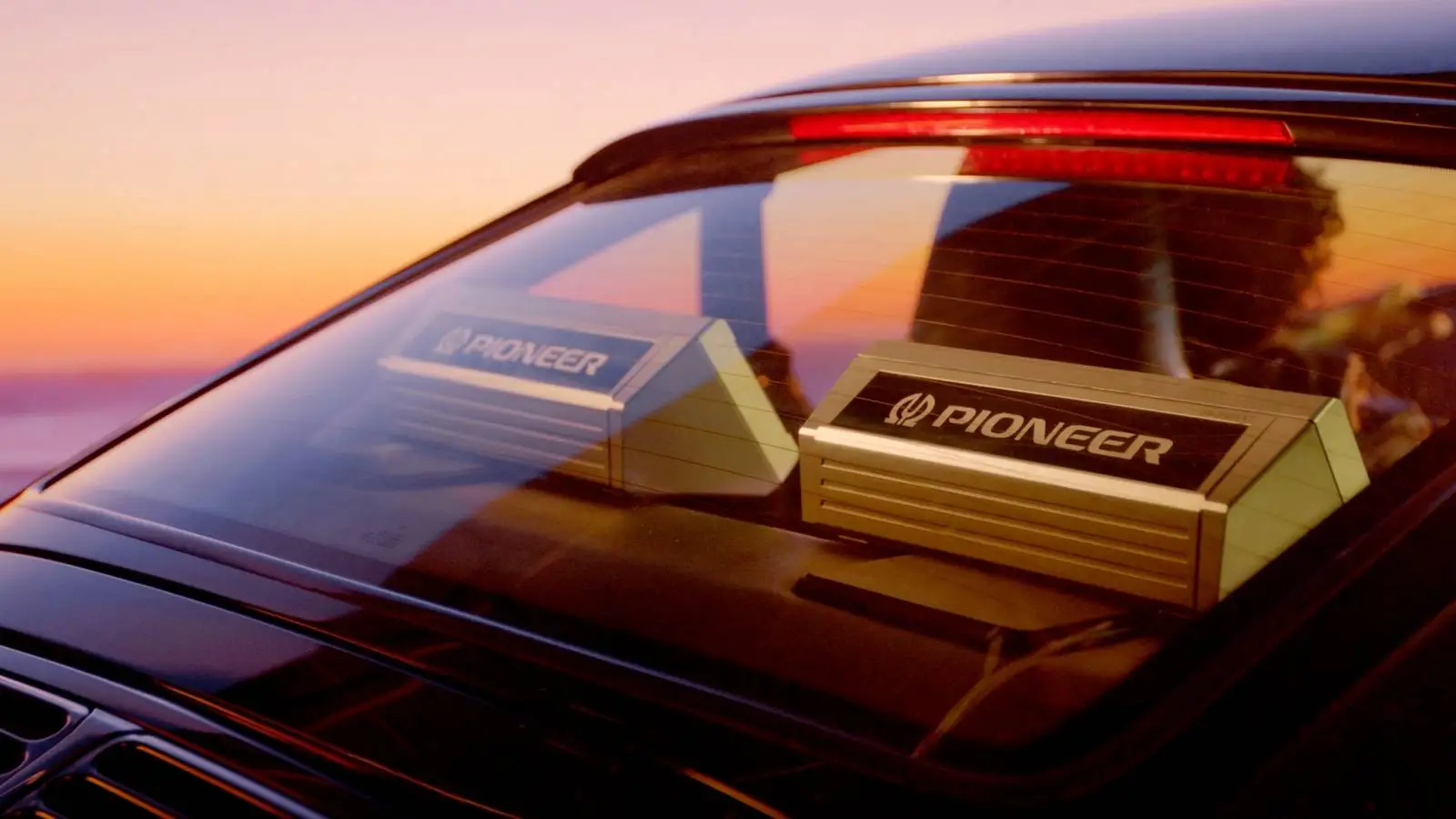 pioneer-retro-box-speaker-ts-x40sxt-porsche-911-deck