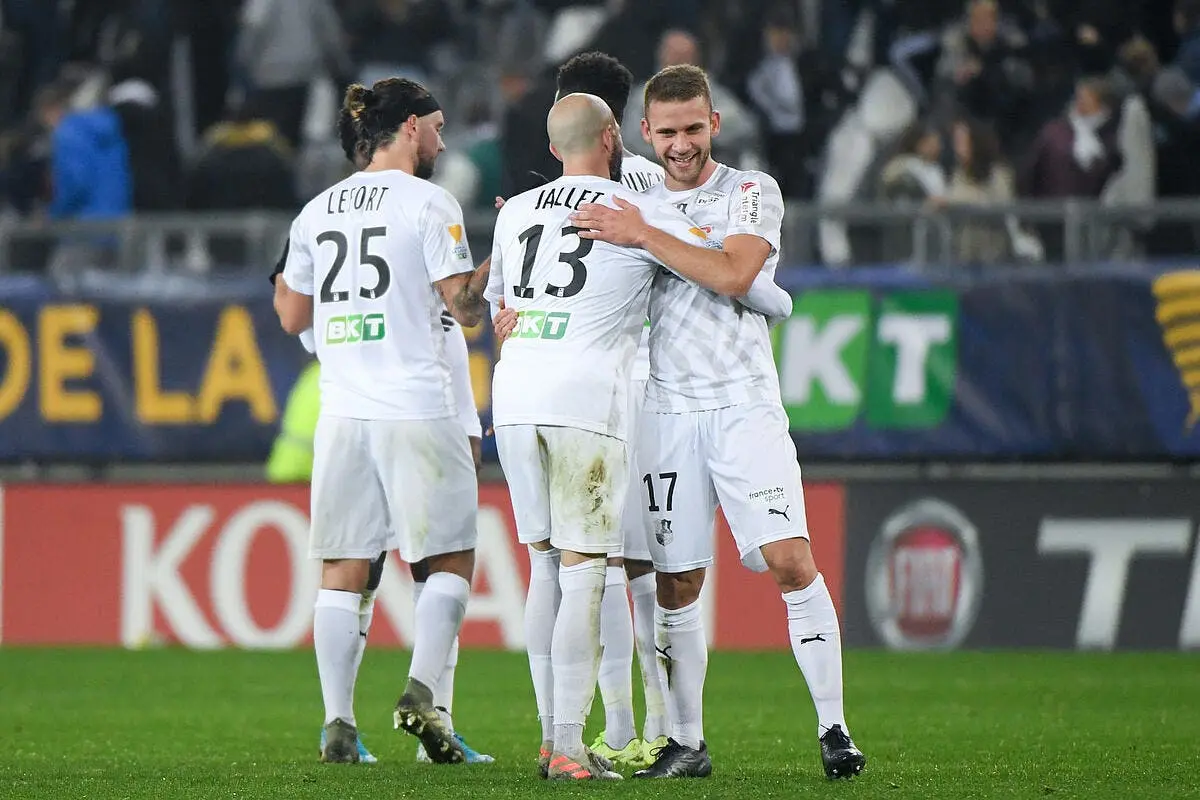 amiens la folle histoire les joueurs forcent la reprise icon dib 301019 10 51284641