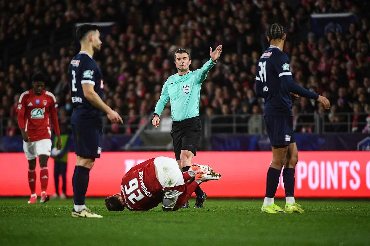 arbitrage en ligue 1 ils mentent tous iconsport 253308 0208 389065