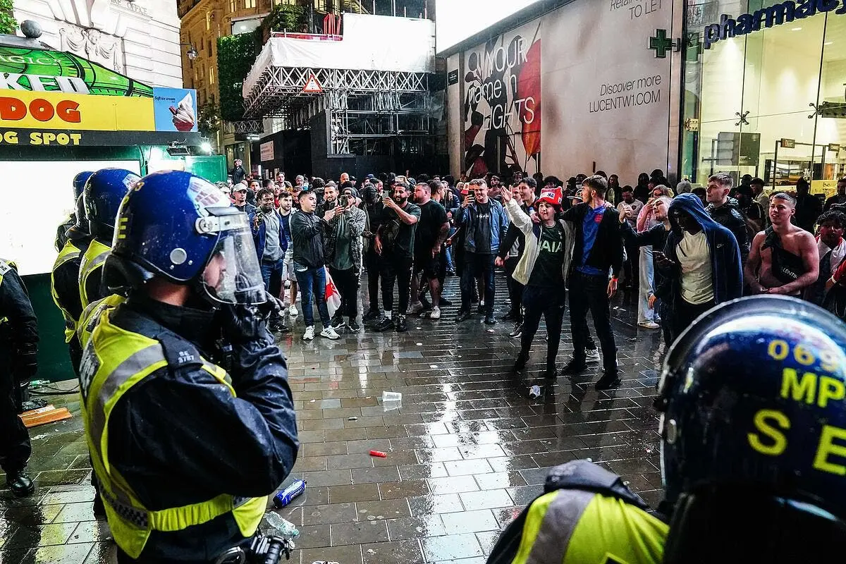 euro l uefa promet la foudre contre l angleterre icon 60892862 318967