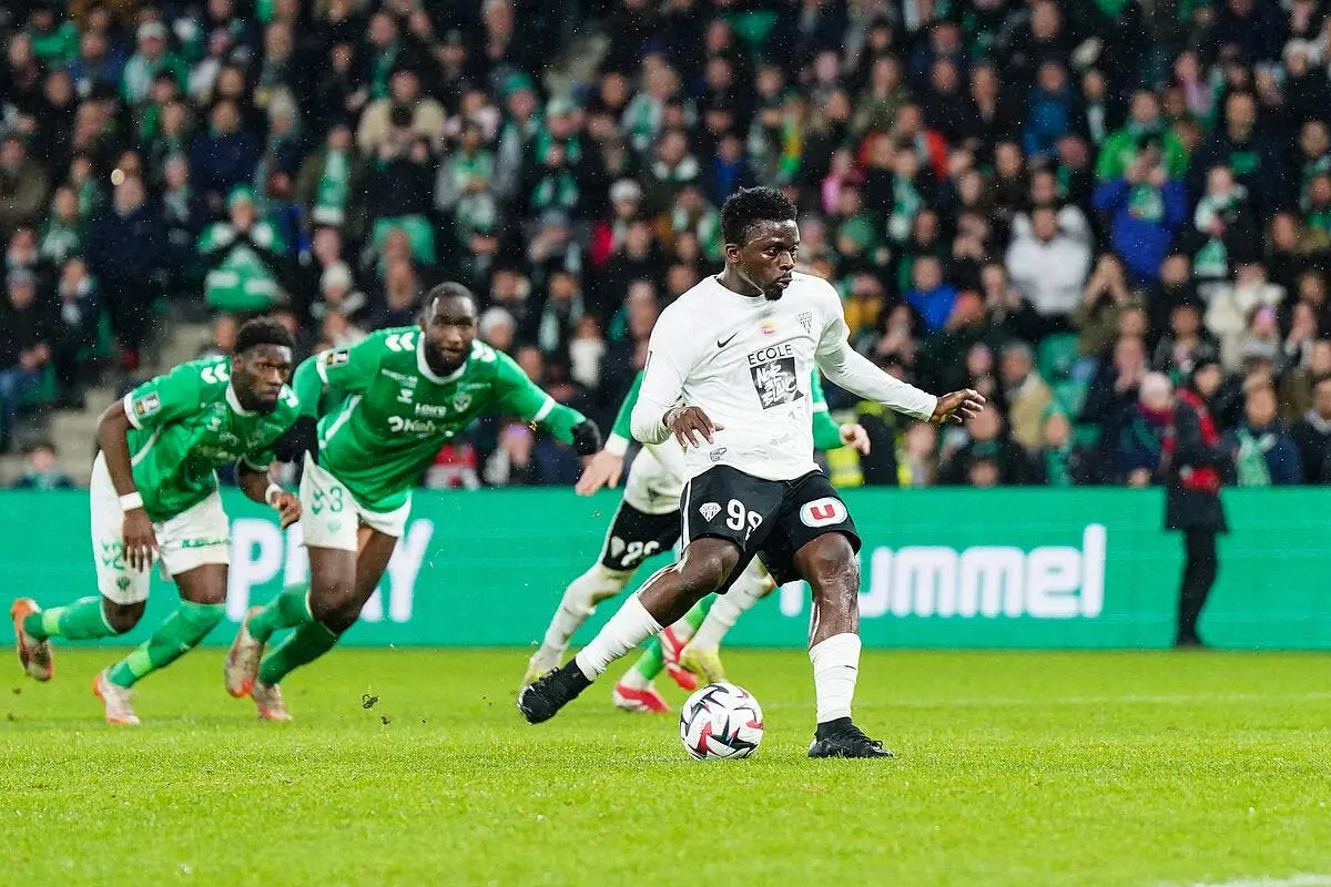 l asse reine des penaltys cadeaux son entraineur enrage iconsport 252937 0106 388864