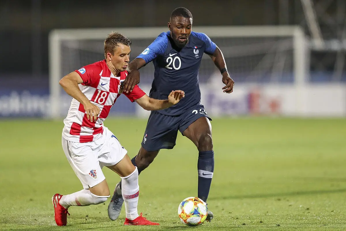 om zubi fonce sur benedetto mais il revait de ce buteur icon sipausa 26707413257541