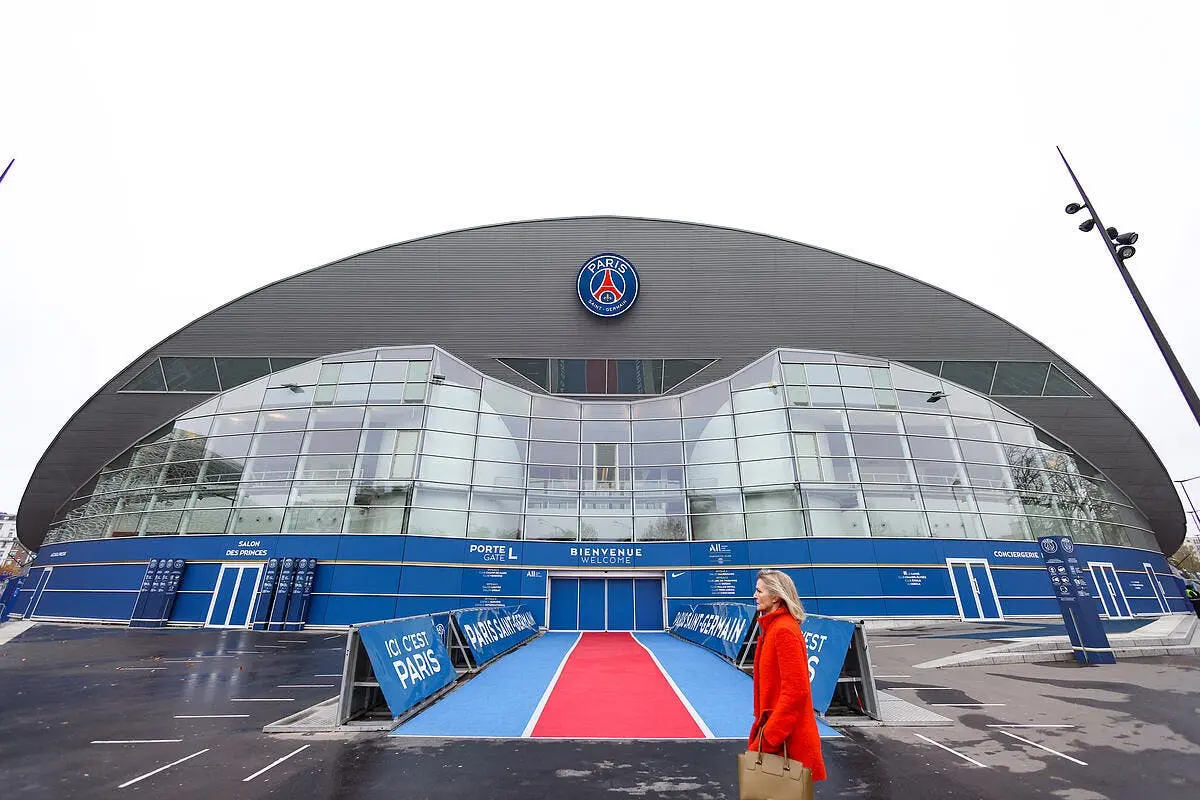 psg le parc des princes sauve par 10 500 signatures iconsport 152599 0061 389011
