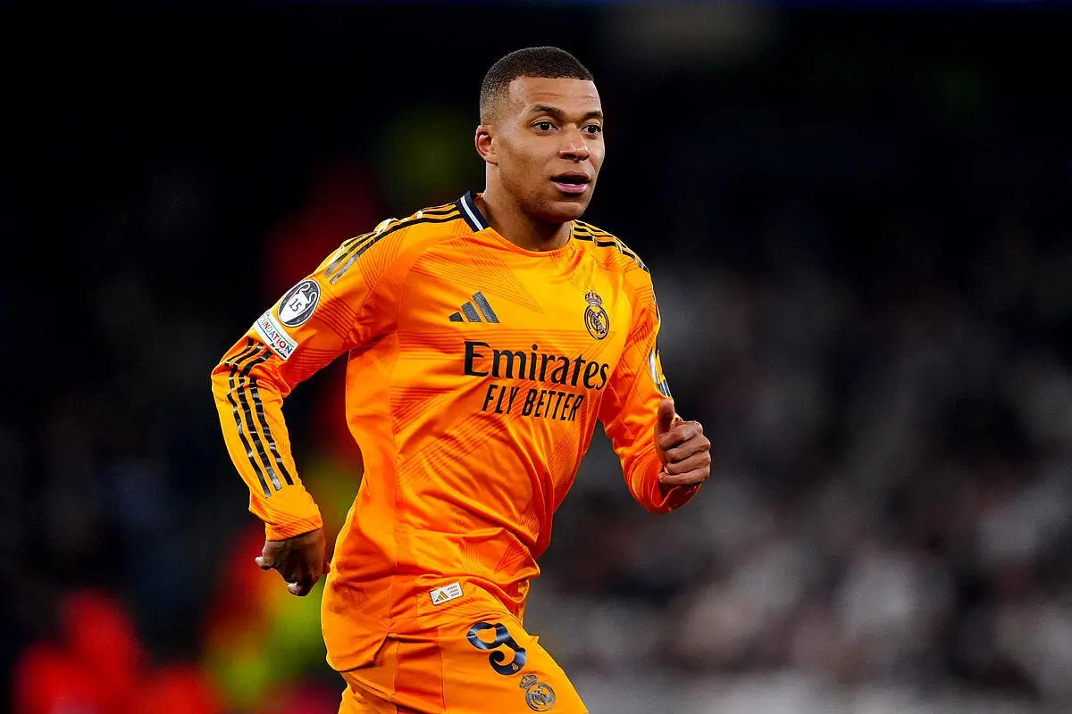 real kylian mbappe a une cible dans le dos en espagne iconsport 252000 0386 388540